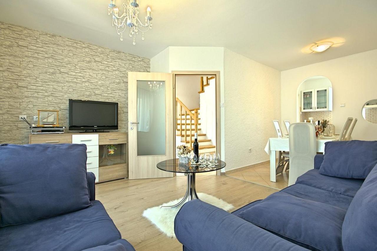 Charming Beachfront In *